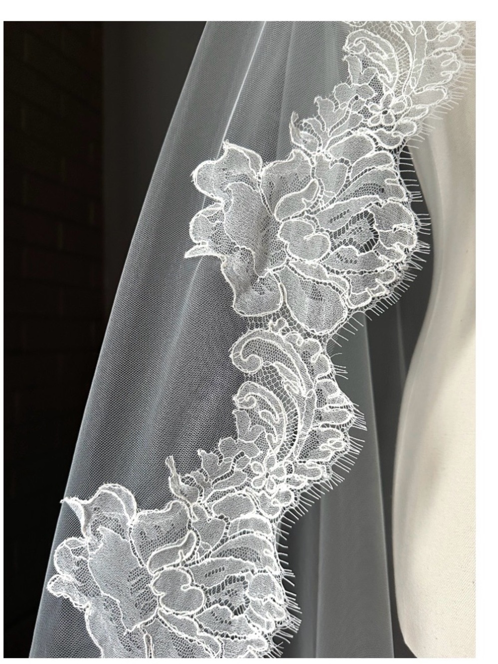 Aditi veil (Long) hand crafted out of Colorado USA from Sara Gabriel (ivory) - Picture 2 of 4